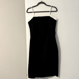 🖤 Sarah Spencer perfect little black dress with white neckline